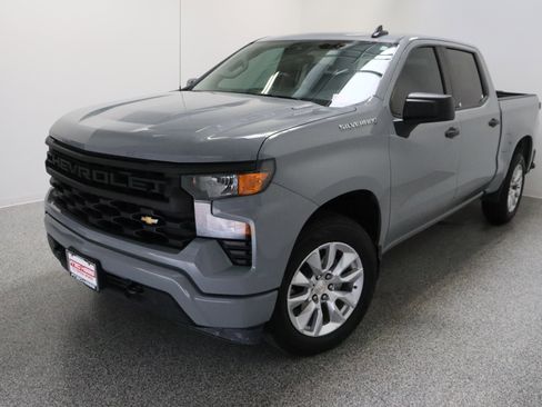 Used 2024 Chevrolet Silverado 1500 Custom RWD image 2