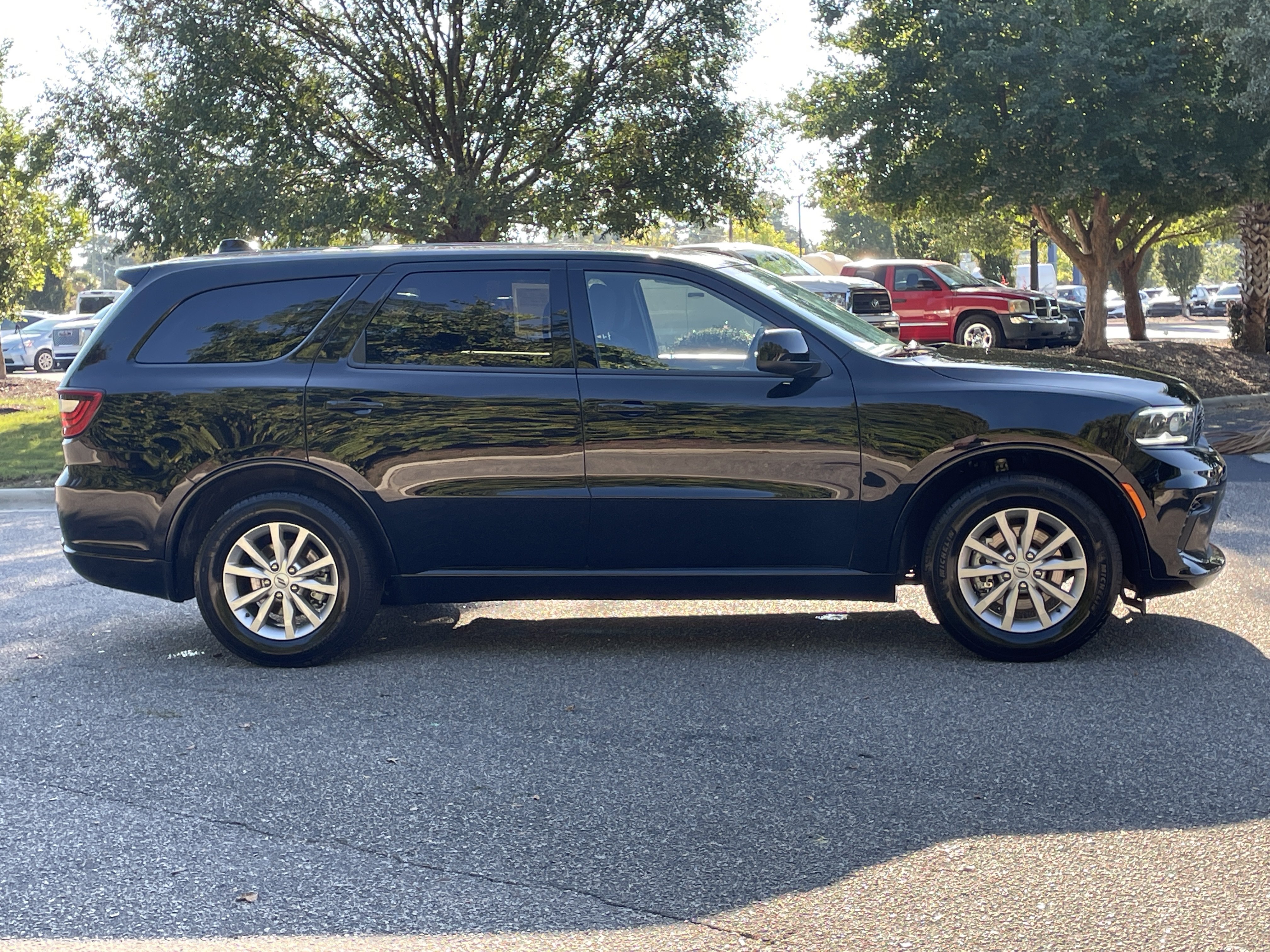 Used 2025 Dodge Durango GT RWD image 9