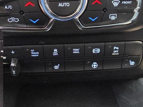 Used 2018 RAM 2500 Big Horn w/ Harvest Edition image 20