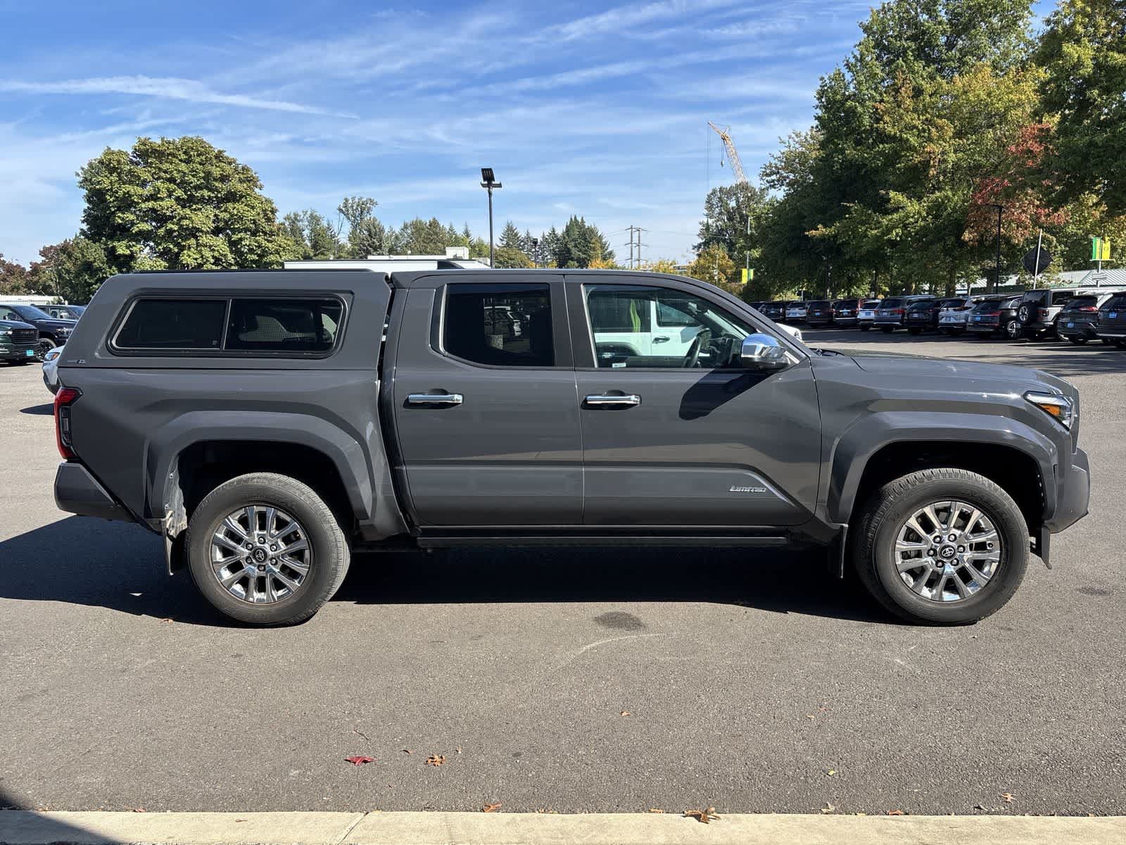 Used 2024 Toyota Tacoma Limited w/ Limited Package (LT) AWD/4WD image 5