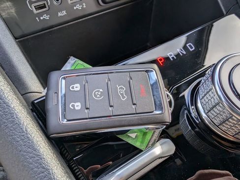 New 2025 Jeep Grand Cherokee Limited image 17