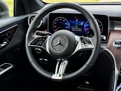 Certified 2025 Mercedes-Benz GLC 300 image 24