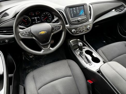 Used 2017 Chevrolet Malibu Hybrid image 8