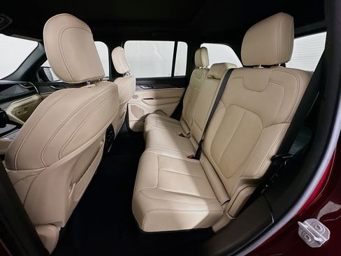 Used 2022 Jeep Grand Cherokee Limited 4xe image 29