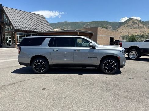 Used 2024 Chevrolet Suburban RST w/ Luxury Package AWD/4WD image 3