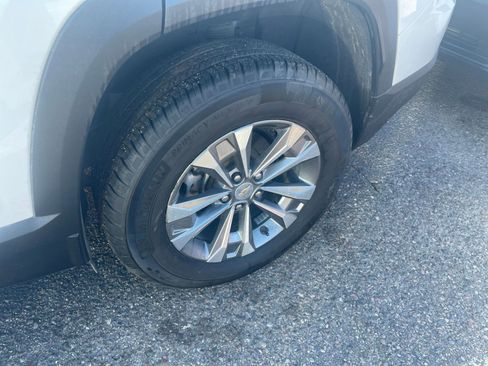 Used 2025 Chevrolet Equinox LT image 29