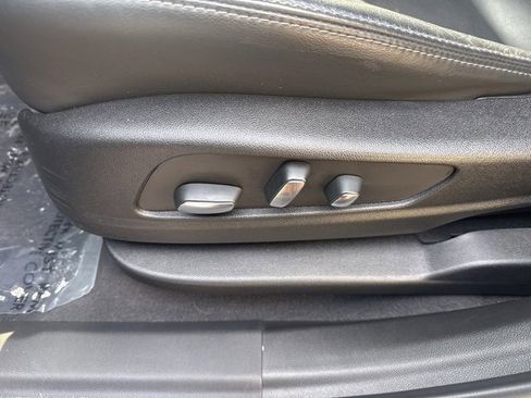 Used 2023 Cadillac XT6 Premium Luxury w/ Technology Package image 15