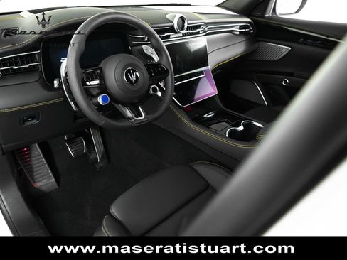New 2025 Maserati Grecale Modena AWD/4WD image 17