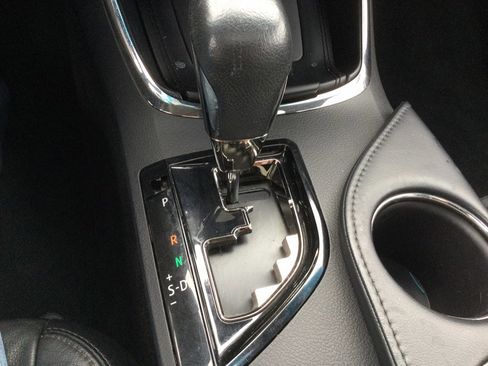 Used 2017 Toyota Avalon XLE image 16