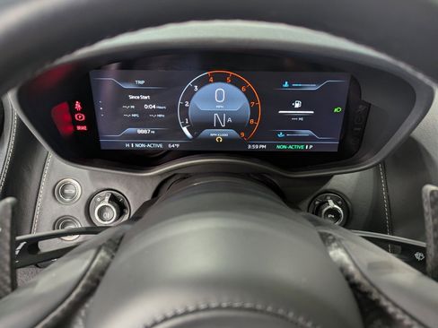 Used 2022 McLaren GT image 11