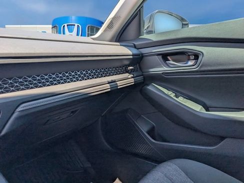 Used 2025 Honda Accord SE image 30