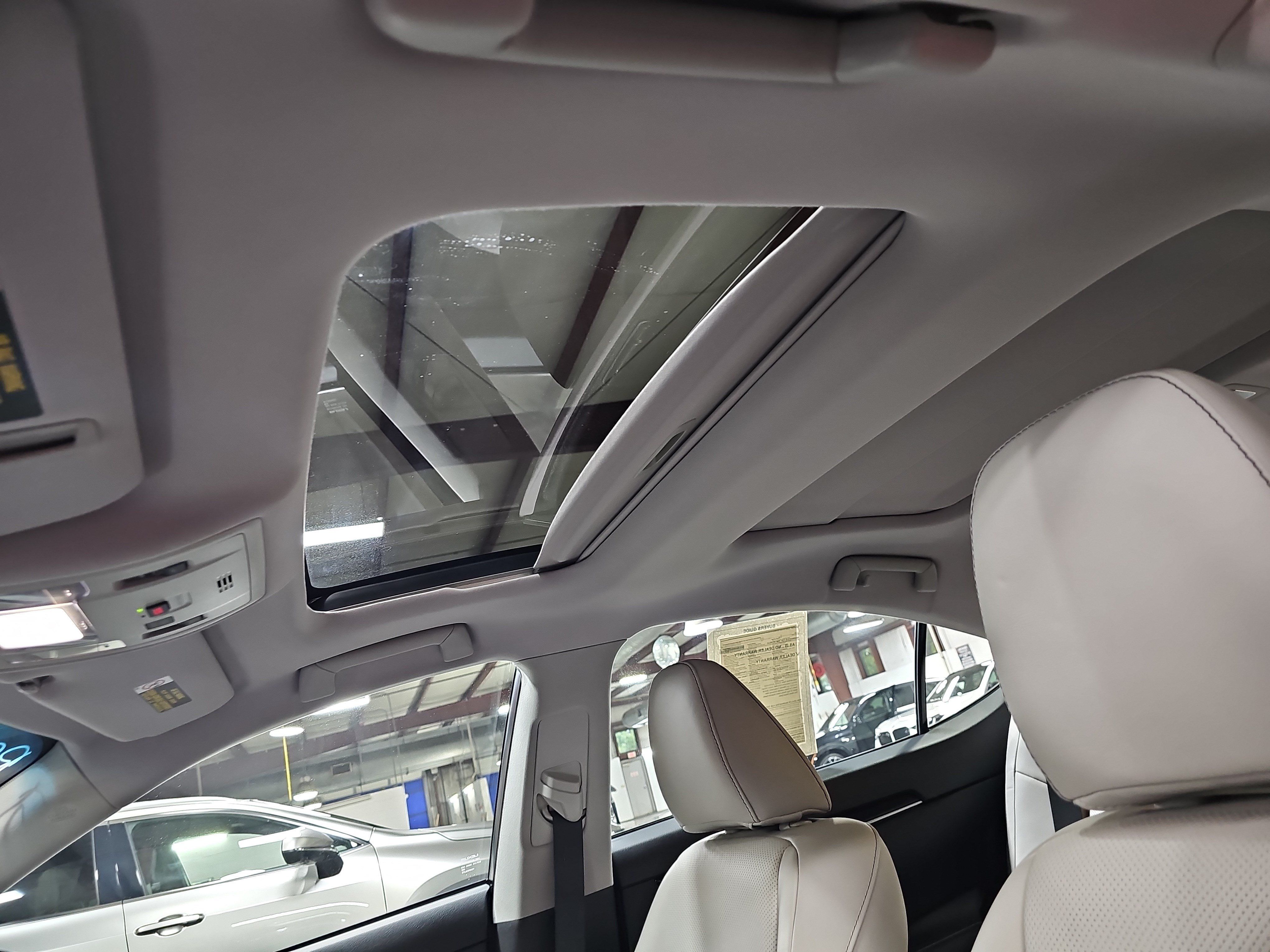 Used 2018 Lexus ES 350 w/ Luxury Package w/Wood Trim FWD image 30