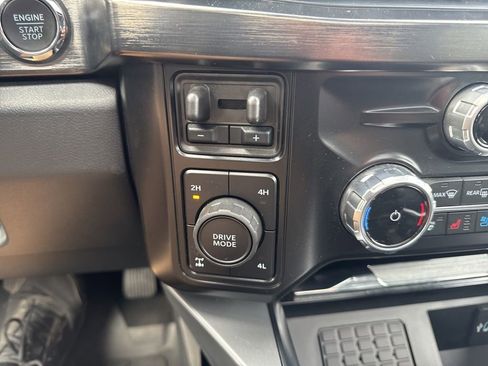 Used 2025 Ford F350 Lariat w/ Lariat Ultimate Package AWD/4WD image 25
