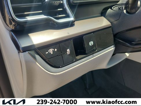 Certified 2025 Kia Sportage EX FWD image 26