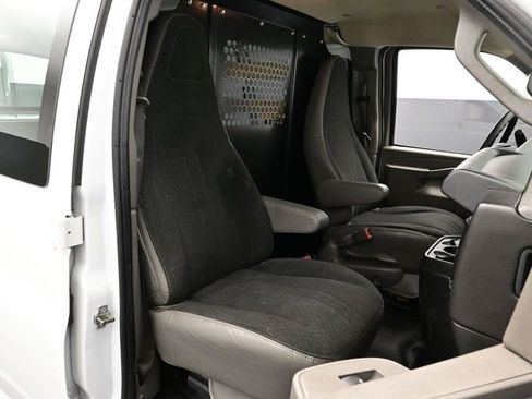 Used 2023 GMC Savana 2500 w/ Driver Convenience Package image 25