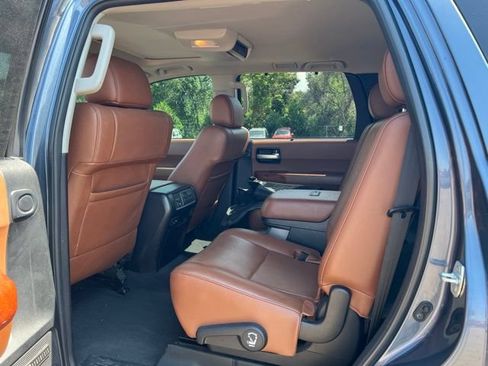 Used 2019 Toyota Sequoia Platinum AWD/4WD image 28
