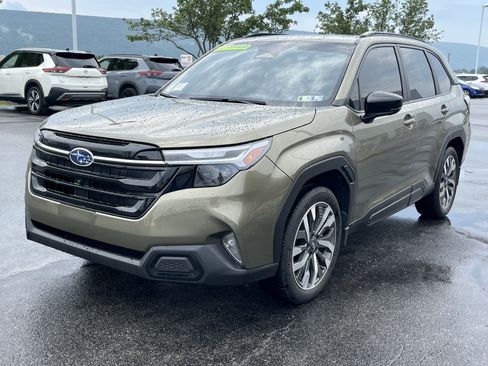 Used 2025 Subaru Forester Touring AWD/4WD image 17