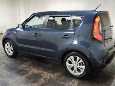 Used 2016 Kia Soul + FWD image 7