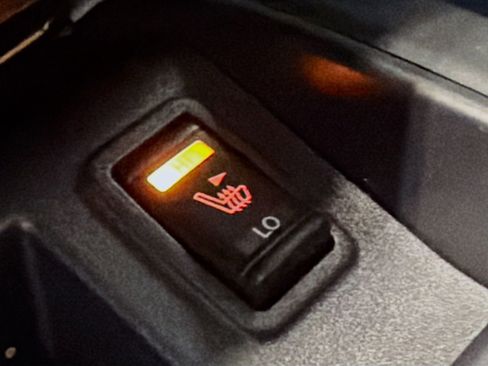 Used 2022 Nissan Titan PRO-4X w/ Pro-4x Convenience Package AWD/4WD image 21