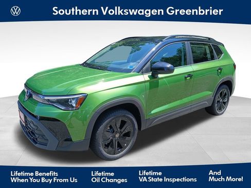 New 2026 Volkswagen Taos SE FWD image 1