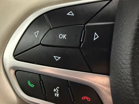 Used 2021 Chrysler Pacifica Limited w/ Uconnect Theater Family Group AWD/4WD image 52