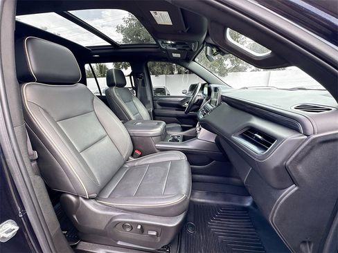 Used 2022 GMC Yukon SLT w/ SLT Premium Package image 32