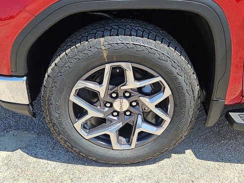 New 2026 GMC Sierra 1500 SLT image 10