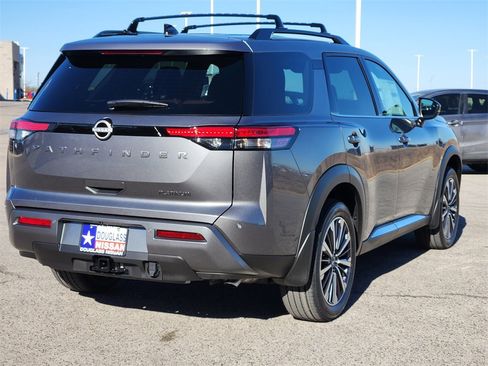 New 2026 Nissan Pathfinder Platinum image 3