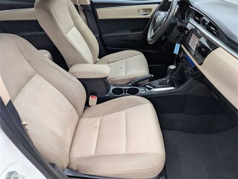 Used 2015 Toyota Corolla LE image 28