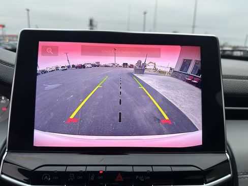 Used 2023 Jeep Compass Limited image 19