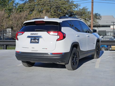 Used 2022 GMC Terrain AT4 w/ Infotainment Package II image 9