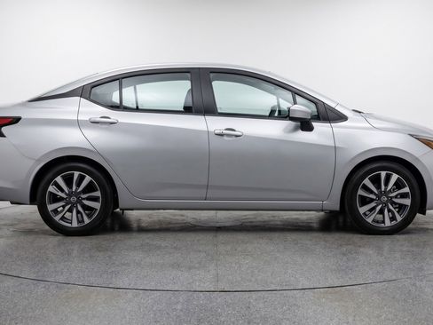 Used 2025 Nissan Versa SV FWD image 11