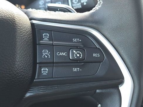 Used 2024 Jeep Grand Cherokee L Altitude image 38