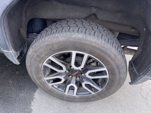 Used 2019 GMC Sierra 1500 AT4 w/ AT4 Premium Package image 3