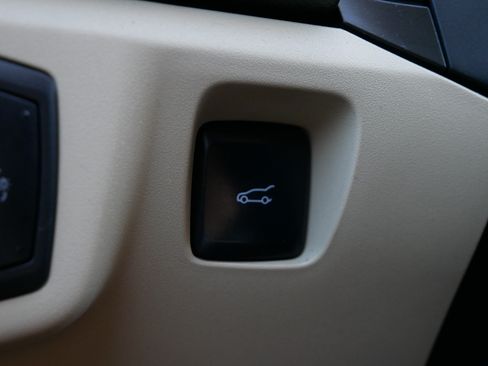 Used 2013 Ford Fusion SE FWD image 27