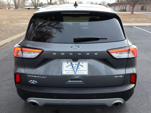 Used 2021 Ford Escape Titanium image 6