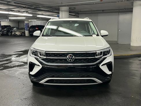 Used 2022 Volkswagen Taos SEL w/ Panoramic Sunroof Package AWD/4WD image 32