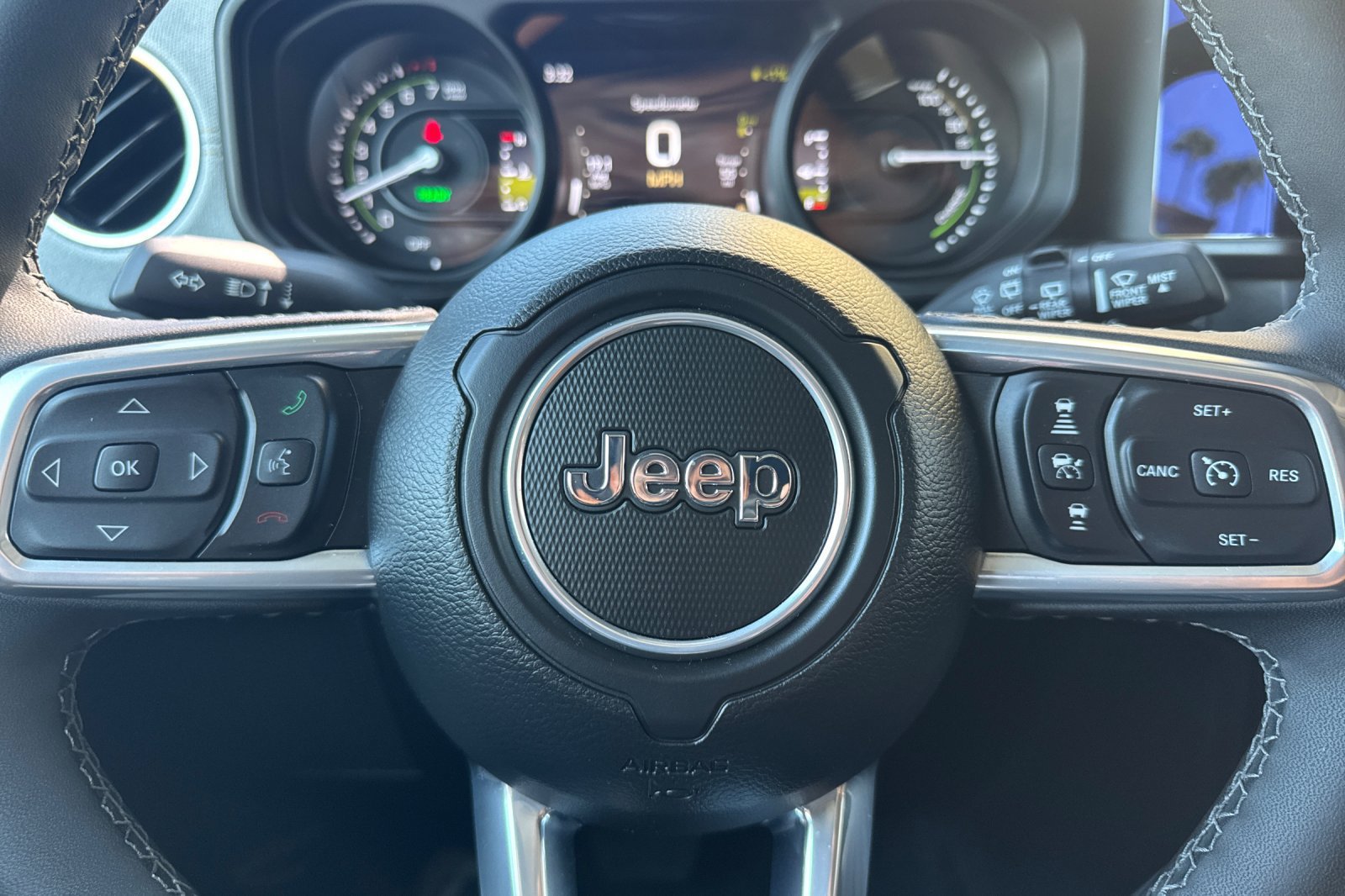 Used 2025 Jeep Wrangler Unlimited Sahara AWD/4WD image 23