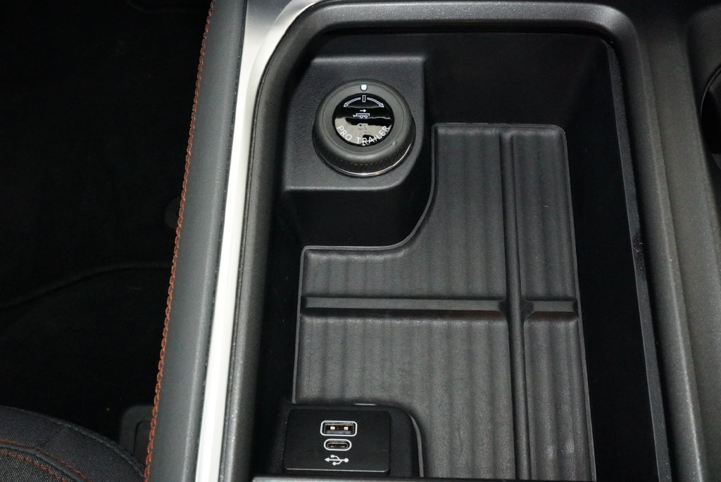 Used 2025 Ford Expedition Max Active AWD/4WD image 17