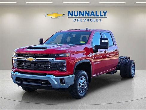 New 2026 Chevrolet Silverado 3500 LT w/ Convenience Package image 1