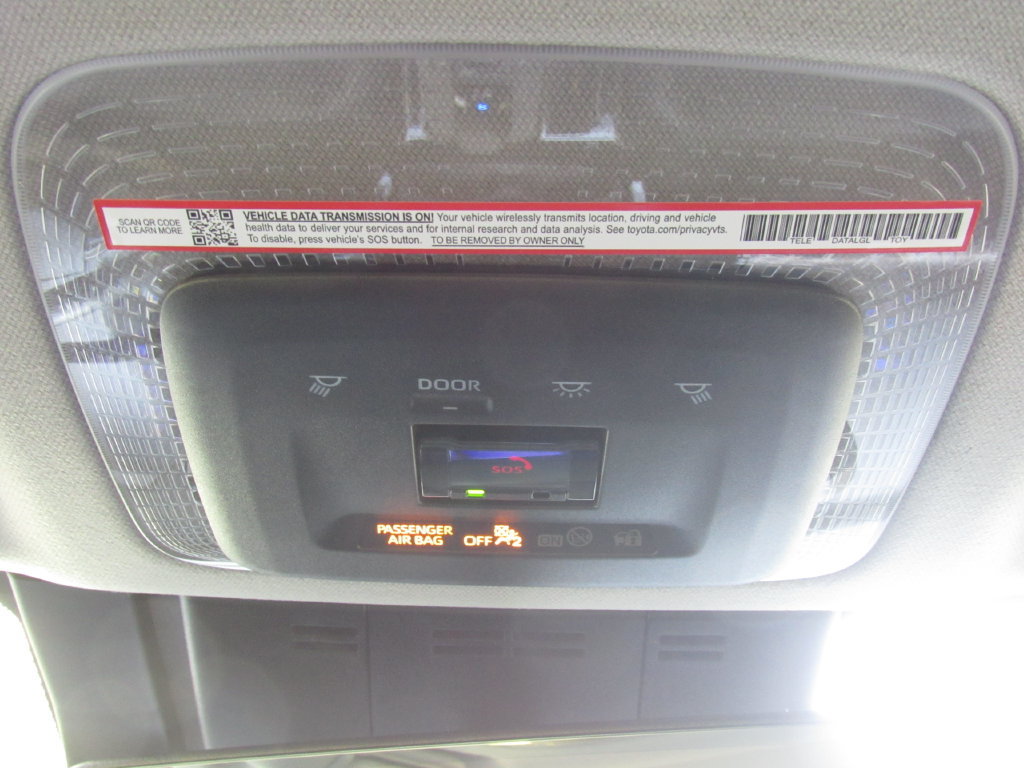 Certified 2025 Toyota Prius XLE FWD image 26