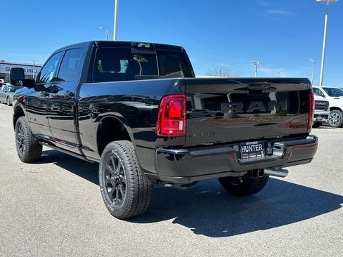 New 2026 RAM 2500 Laramie AWD/4WD image 17