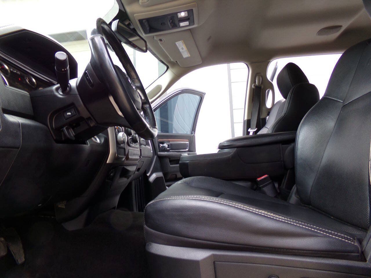 Used 2017 RAM 1500 Laramie w/ Convenience Group RWD image 18