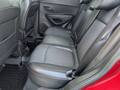 Used 2019 Chevrolet Trax LT w/ LT Convenience Package image 16