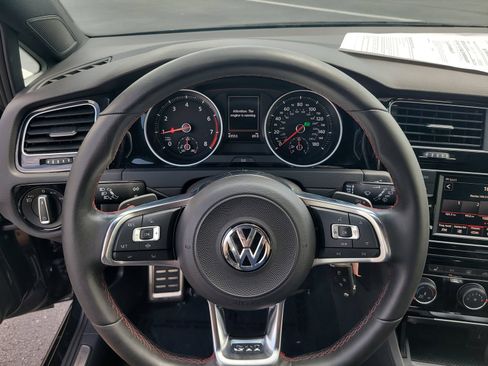 Used 2021 Volkswagen Golf 4-Door FWD image 26