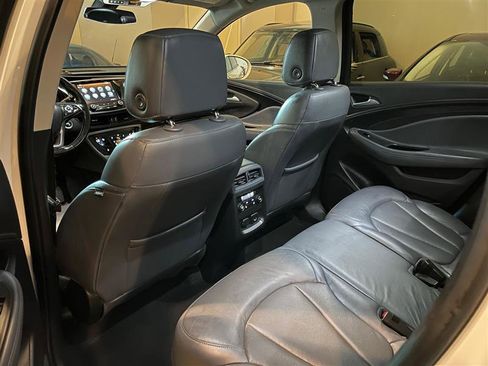 Used 2019 Buick Envision Essence image 12