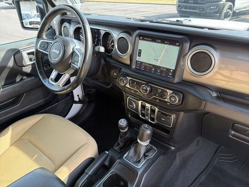 Used 2020 Jeep Gladiator Overland AWD/4WD image 29