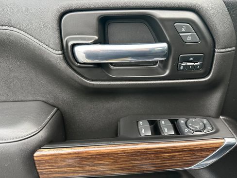 Used 2022 Chevrolet Silverado 1500 High Country image 11