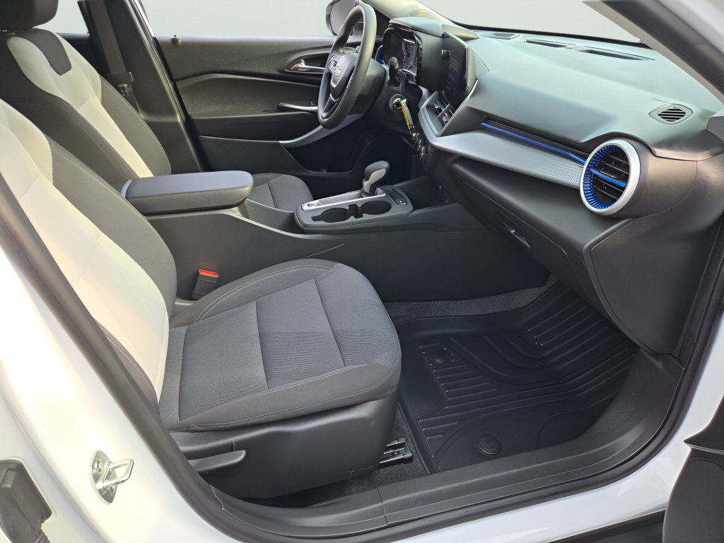 Certified 2024 Chevrolet Trax LS FWD image 7