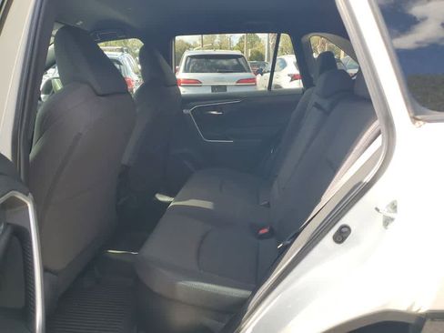 Used 2023 Toyota RAV4 SE image 10
